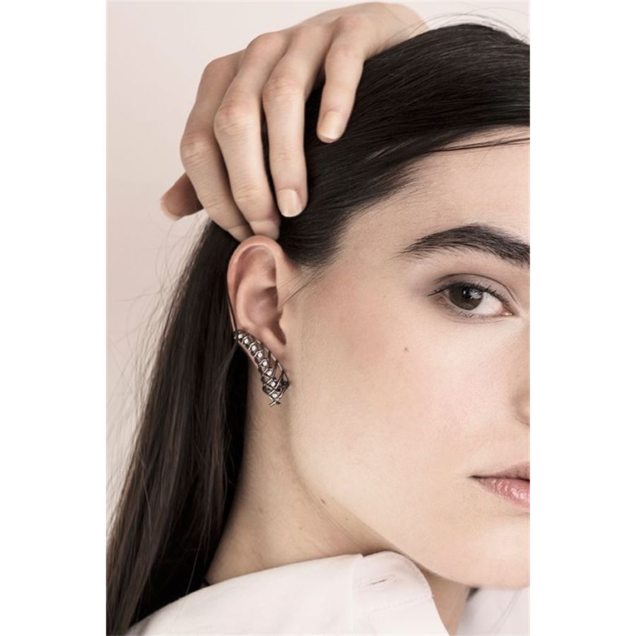 Black 'Cornucopia' earrings SPINAE | OR CRNCPAGN